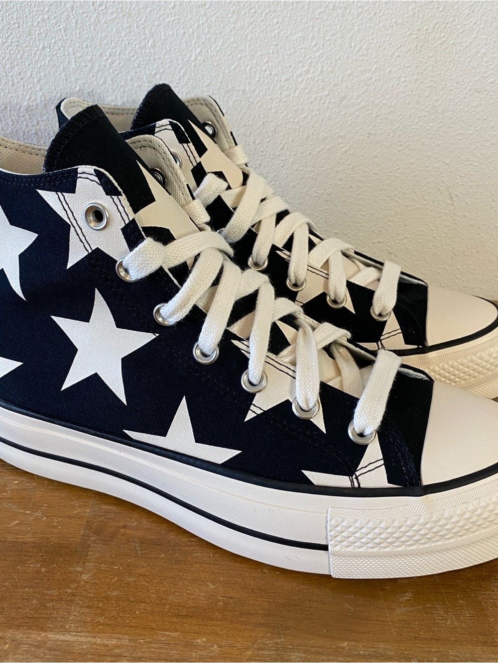 Converse Chuck Taylor Lift Hi Platform ‘Stars’ Black - Size 8
